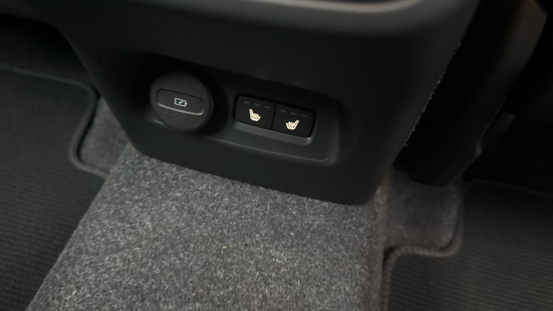 Volvo XC40 2.0 B4P Plus Dark 5dr Auto Petrol Estate